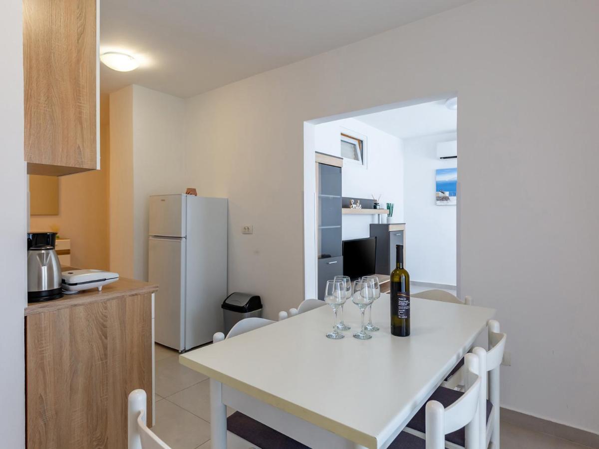 Amoroso Apartment 200M From Sea Poreč Exterior foto
